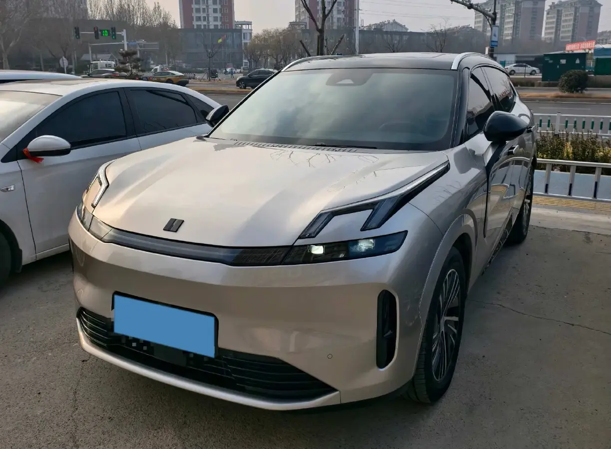 2025 LYNK&CO 08 EM-P 1.5T 163HP L4 3DHT PHEV 21.2KWH