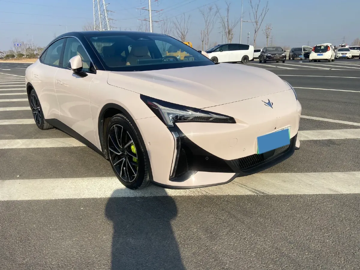2024 ARCFOX αT5 BEV 79.2KWH,autocango,china used car exporter,china ev exporter,chinese used car exporter,chinese used ev exporter