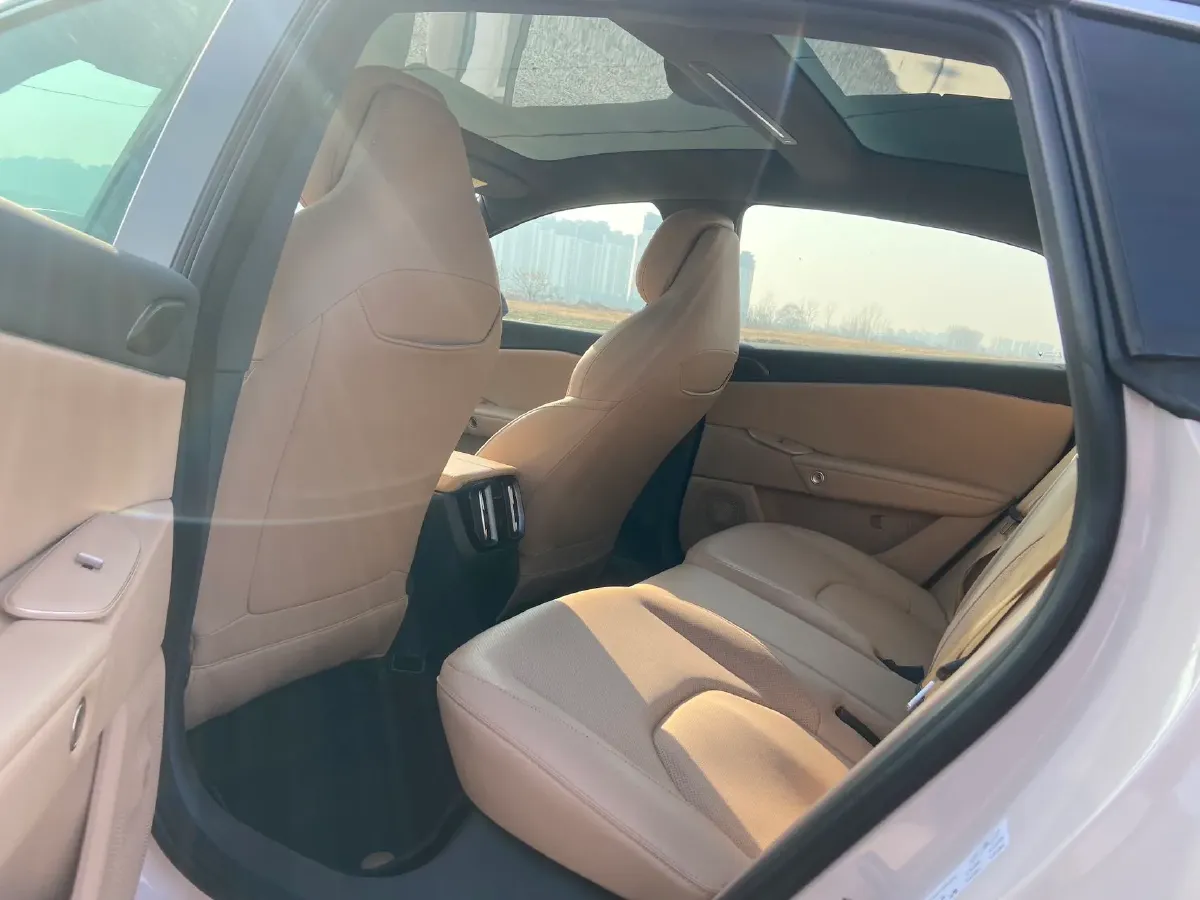 2024 ARCFOX αT5 BEV 79.2KWH,autocango,china used car exporter,china ev exporter,chinese used car exporter,chinese used ev exporter