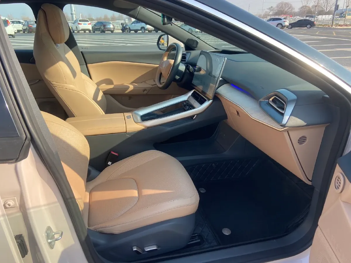 2024 ARCFOX αT5 BEV 79.2KWH,autocango,china used car exporter,china ev exporter,chinese used car exporter,chinese used ev exporter