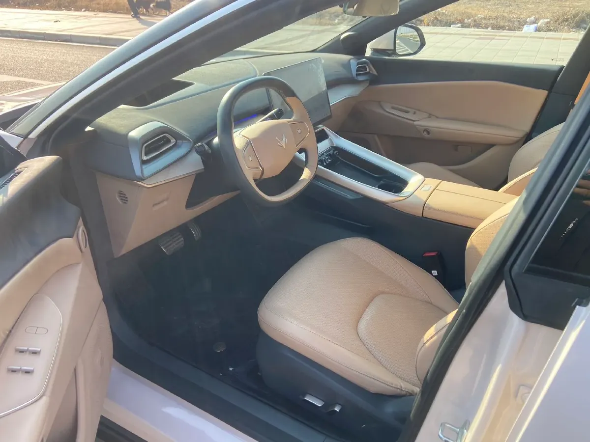 2024 ARCFOX αT5 BEV 79.2KWH,autocango,china used car exporter,china ev exporter,chinese used car exporter,chinese used ev exporter