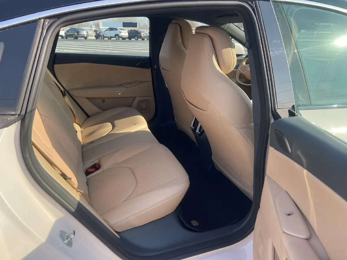 2024 ARCFOX αT5 BEV 79.2KWH,autocango,china used car exporter,china ev exporter,chinese used car exporter,chinese used ev exporter