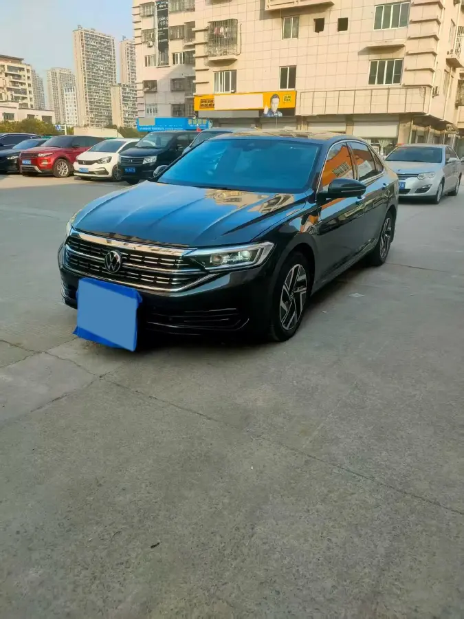 2023 Volkswagen Sagitar 1.5T 160HP L4 7DCT