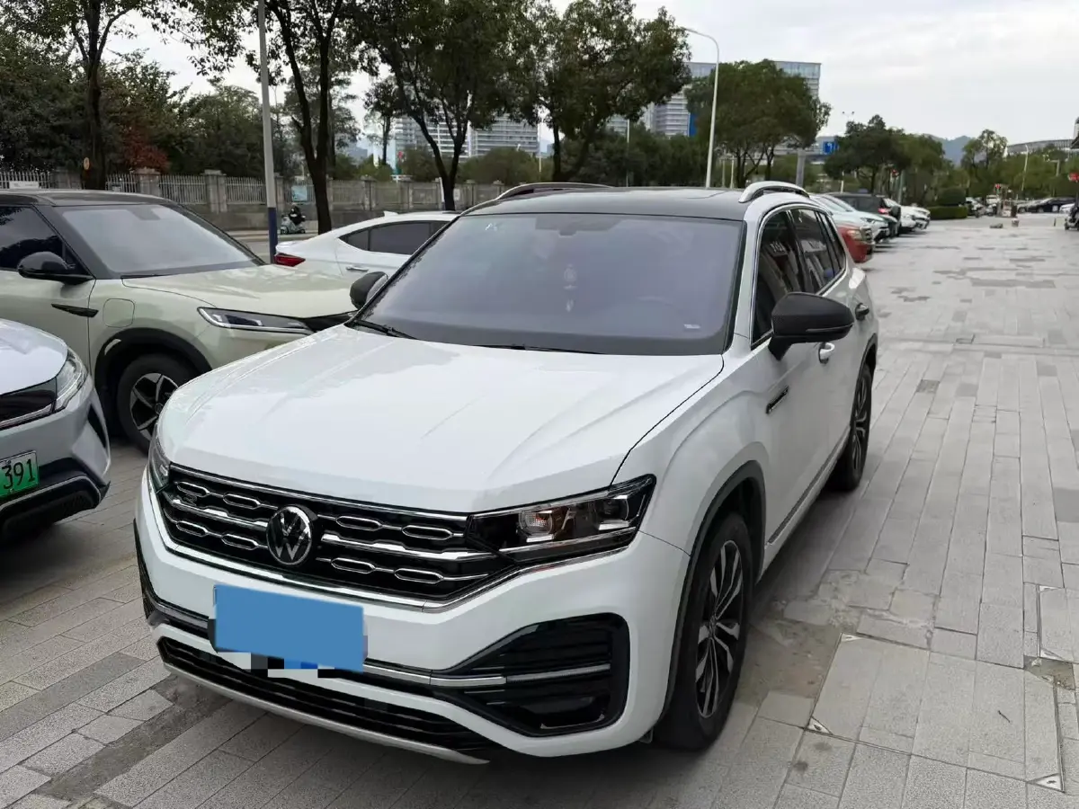 2023 Volkswagen Tayron 2.0T 220HP L4 7DCT