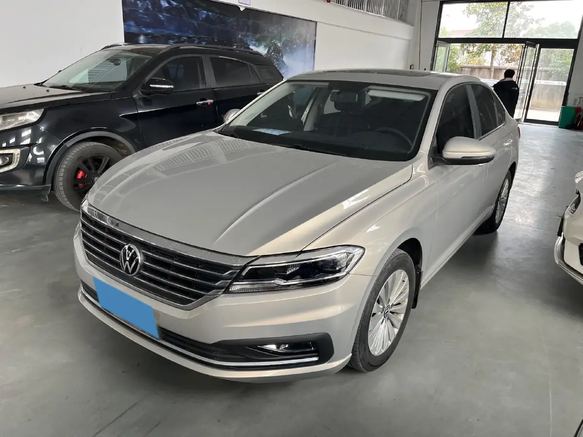 2019 Volkswagen Sagitar 1.2T 116HP L4 7DCT