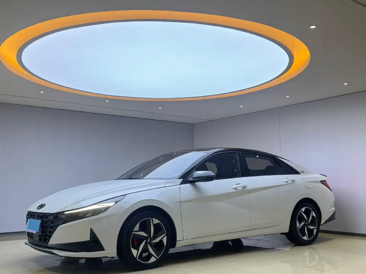 2022 Hyundai Elantra 1.5L 115HP L4 CVT