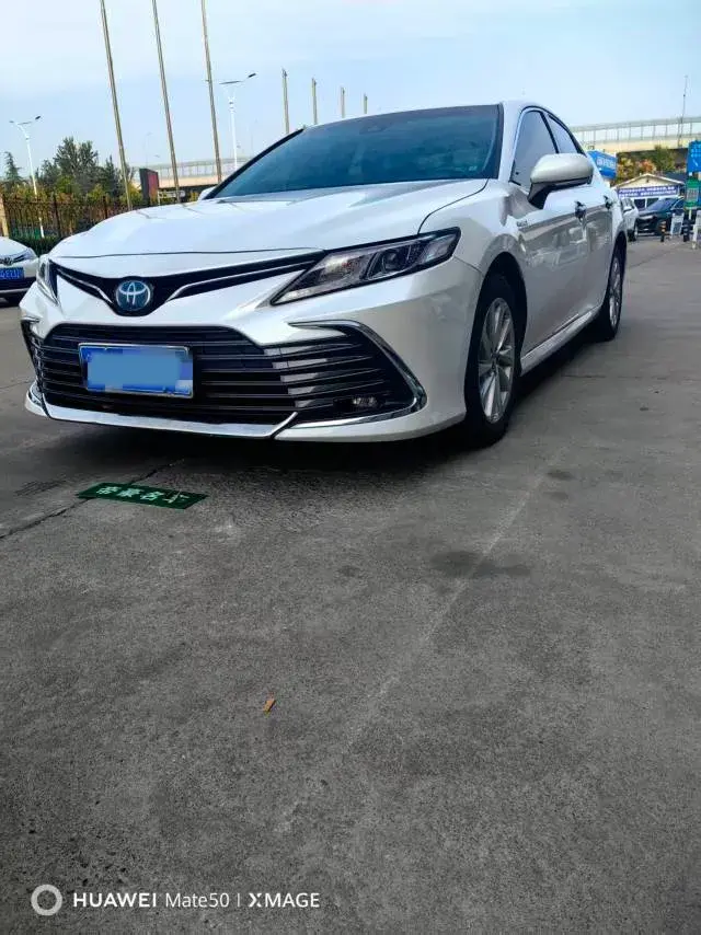 2021 Toyota Camry 2.5L 178HP L4 E-CVT Hybrid