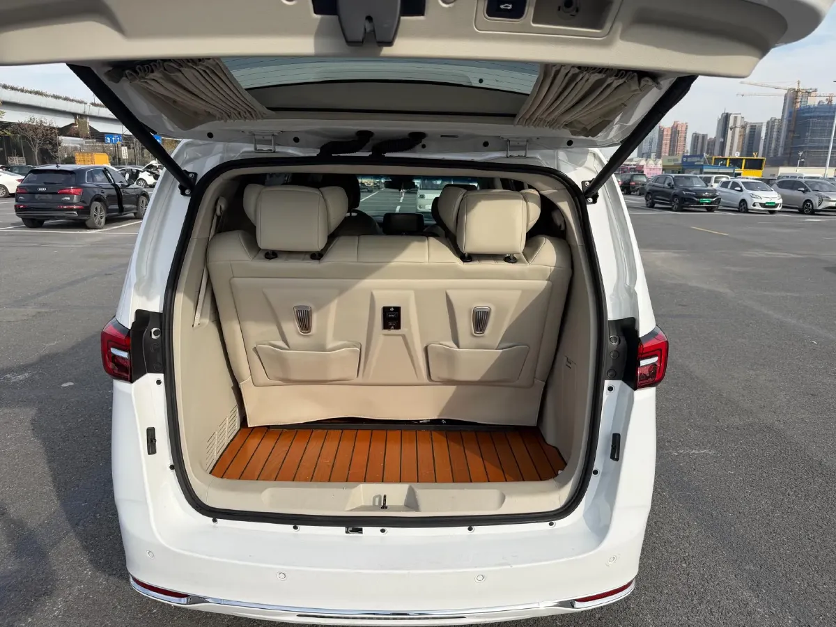 2021 Buick GL8 2.0T 237HP L4 9AT,autocango,china used car exporter,china ev exporter,chinese used car exporter,chinese used ev exporter