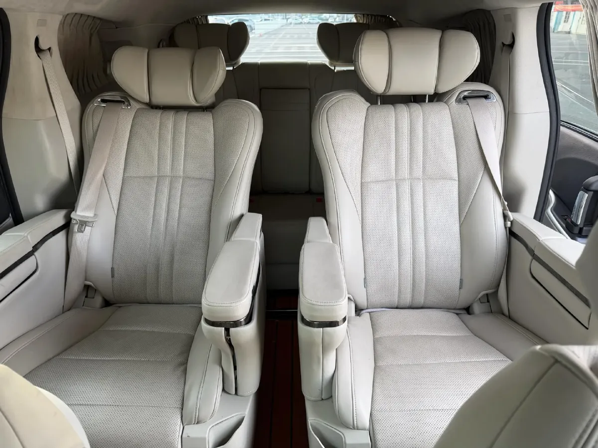 2021 Buick GL8 2.0T 237HP L4 9AT,autocango,china used car exporter,china ev exporter,chinese used car exporter,chinese used ev exporter