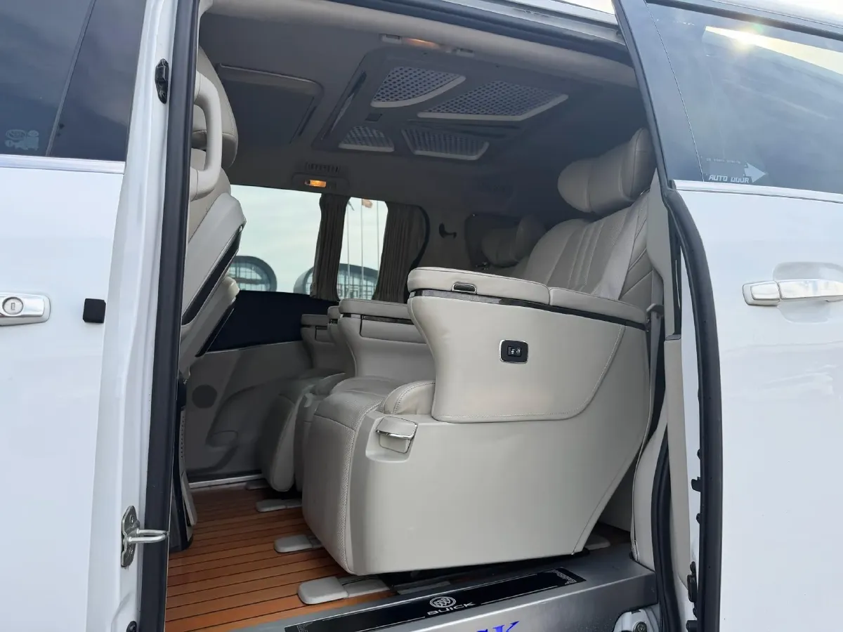 2021 Buick GL8 2.0T 237HP L4 9AT,autocango,china used car exporter,china ev exporter,chinese used car exporter,chinese used ev exporter