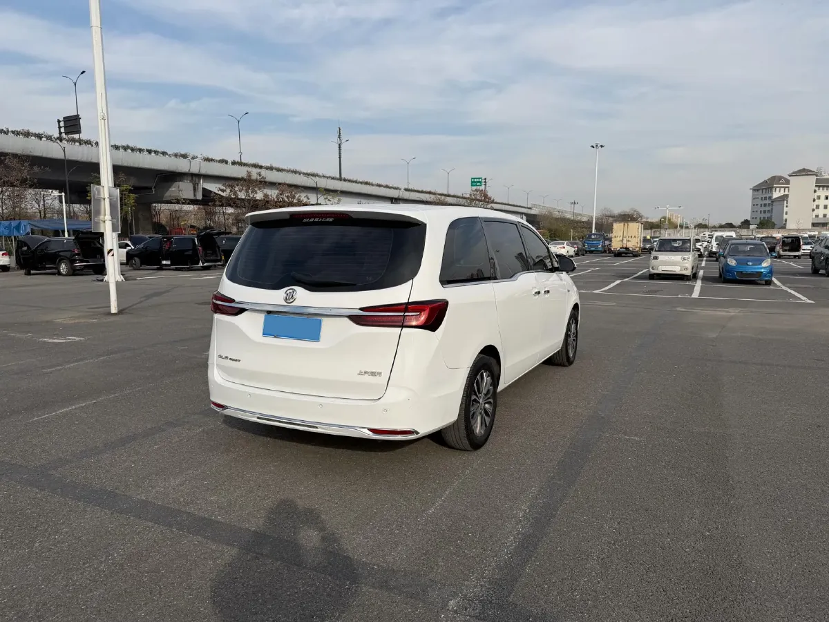 2021 Buick GL8 2.0T 237HP L4 9AT,autocango,china used car exporter,china ev exporter,chinese used car exporter,chinese used ev exporter