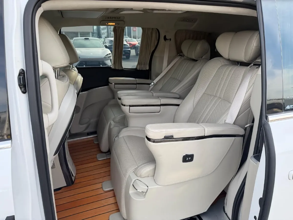 2021 Buick GL8 2.0T 237HP L4 9AT,autocango,china used car exporter,china ev exporter,chinese used car exporter,chinese used ev exporter