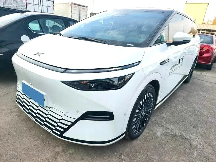 2025 Xpeng X9 BEV
