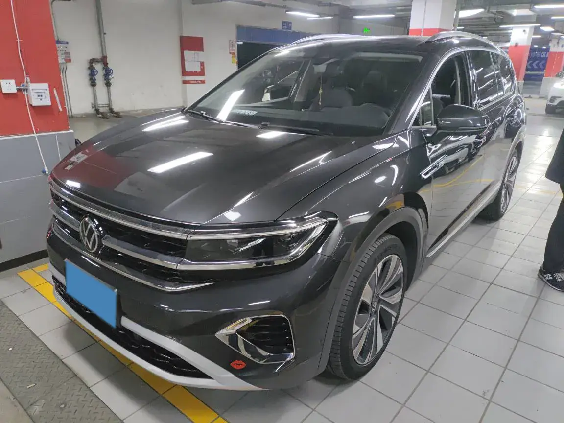 2024 Volkswagen Talagon 2.0T 220HP L4 7DCT