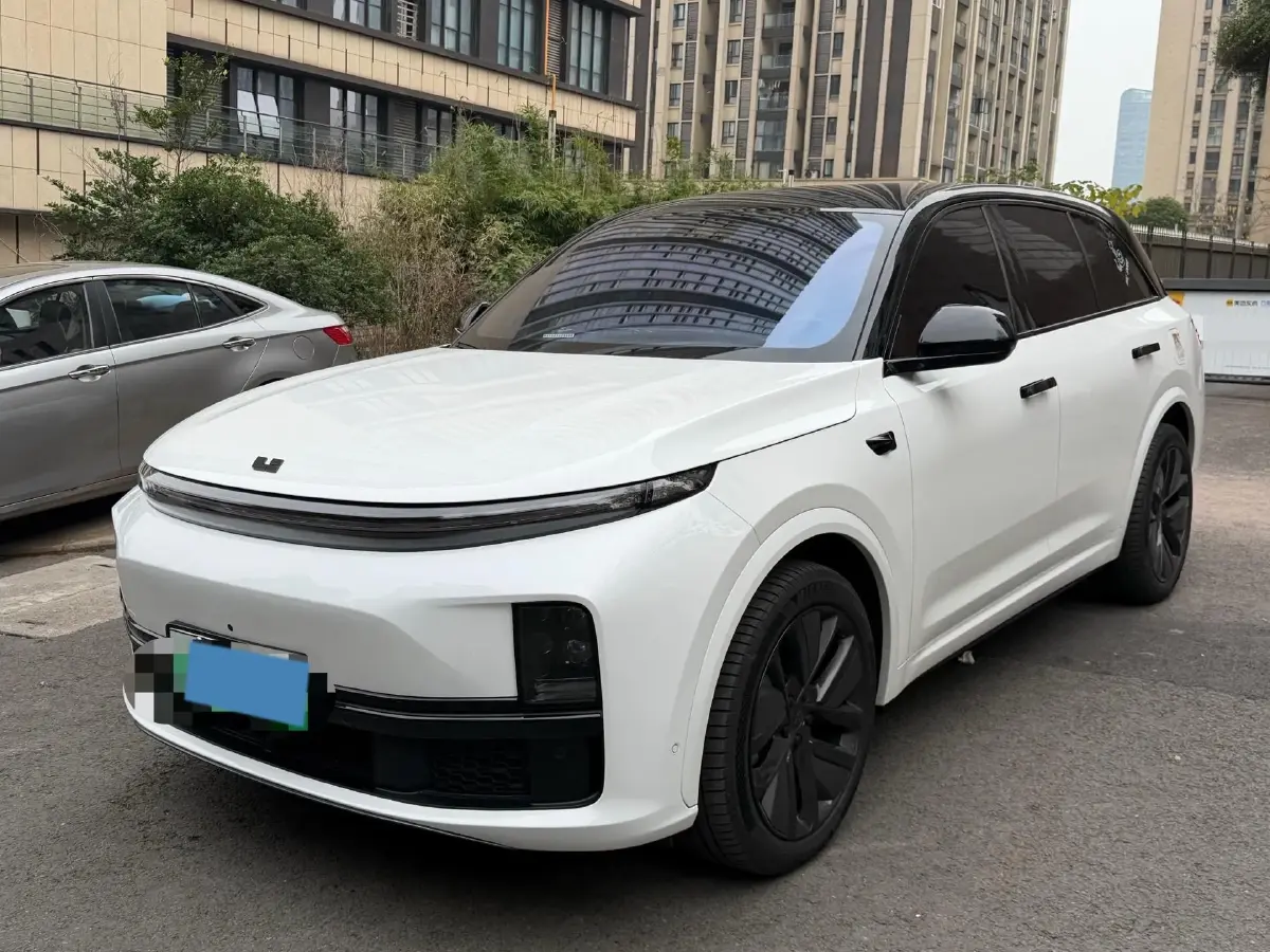 2024 MG Cyberster BEV 64KWH