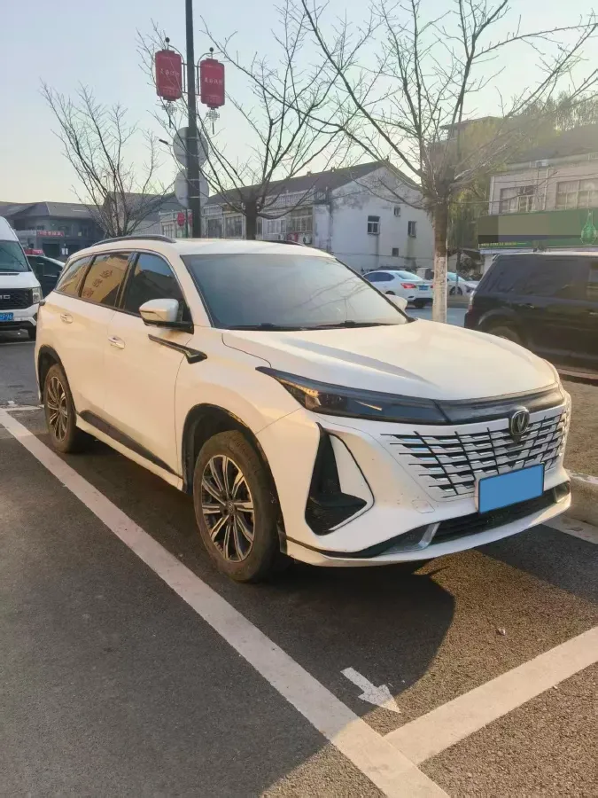 2023 ChangAn CS75 Plus 1.5T 188HP L4 8AT,autocango,china used car exporter,china ev exporter,chinese used car exporter,chinese used ev exporter