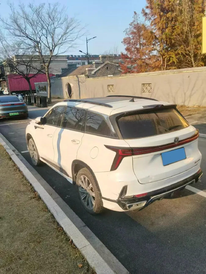 2023 ChangAn CS75 Plus 1.5T 188HP L4 8AT,autocango,china used car exporter,china ev exporter,chinese used car exporter,chinese used ev exporter
