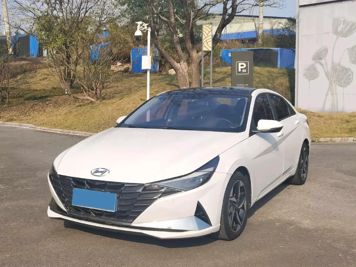 2022 Hyundai Elantra 1.5L 115HP L4 CVT