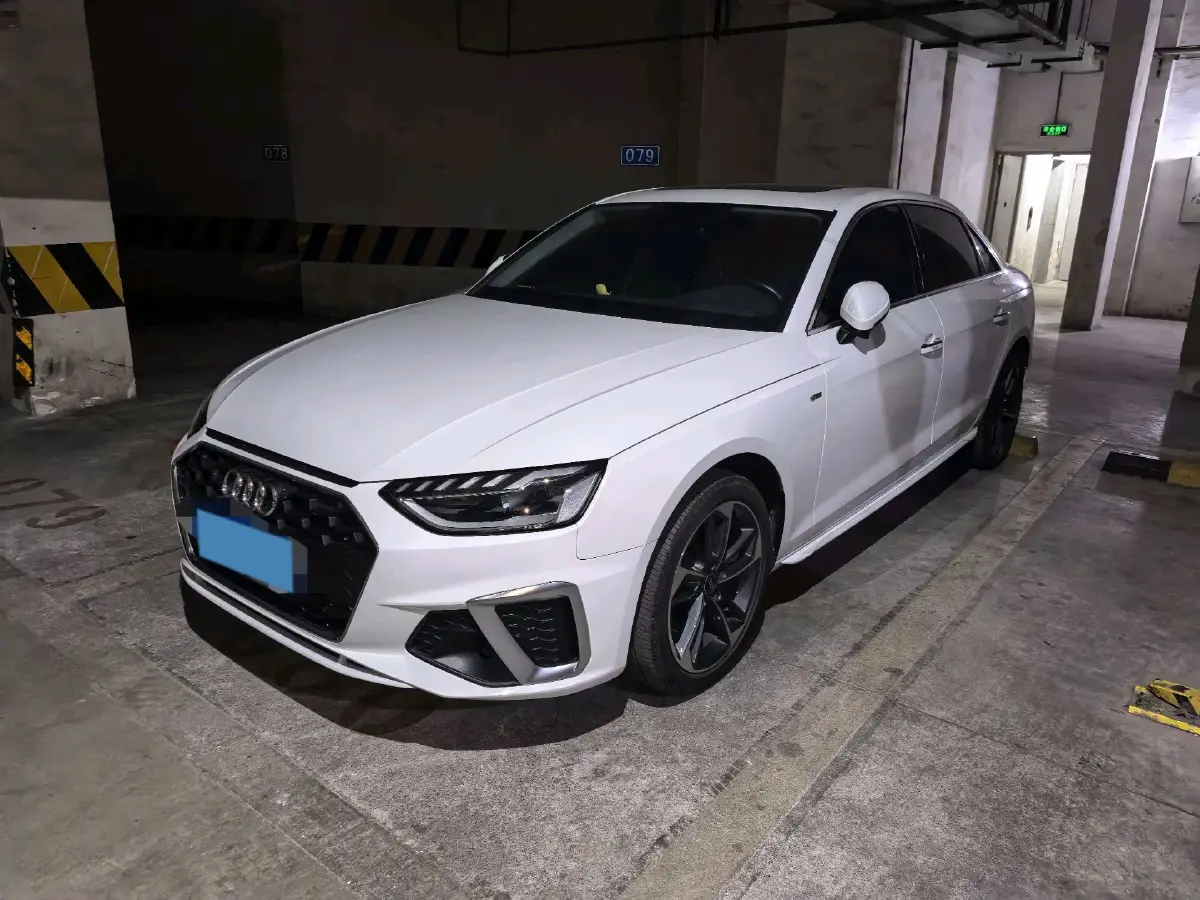 2022 Audi A4L 2.0T 190HP L4 7DCT