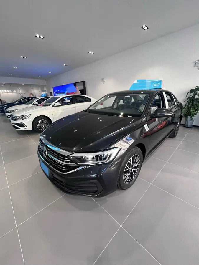 2025 Volkswagen Sagitar 1.2T 116HP L4 7DCT