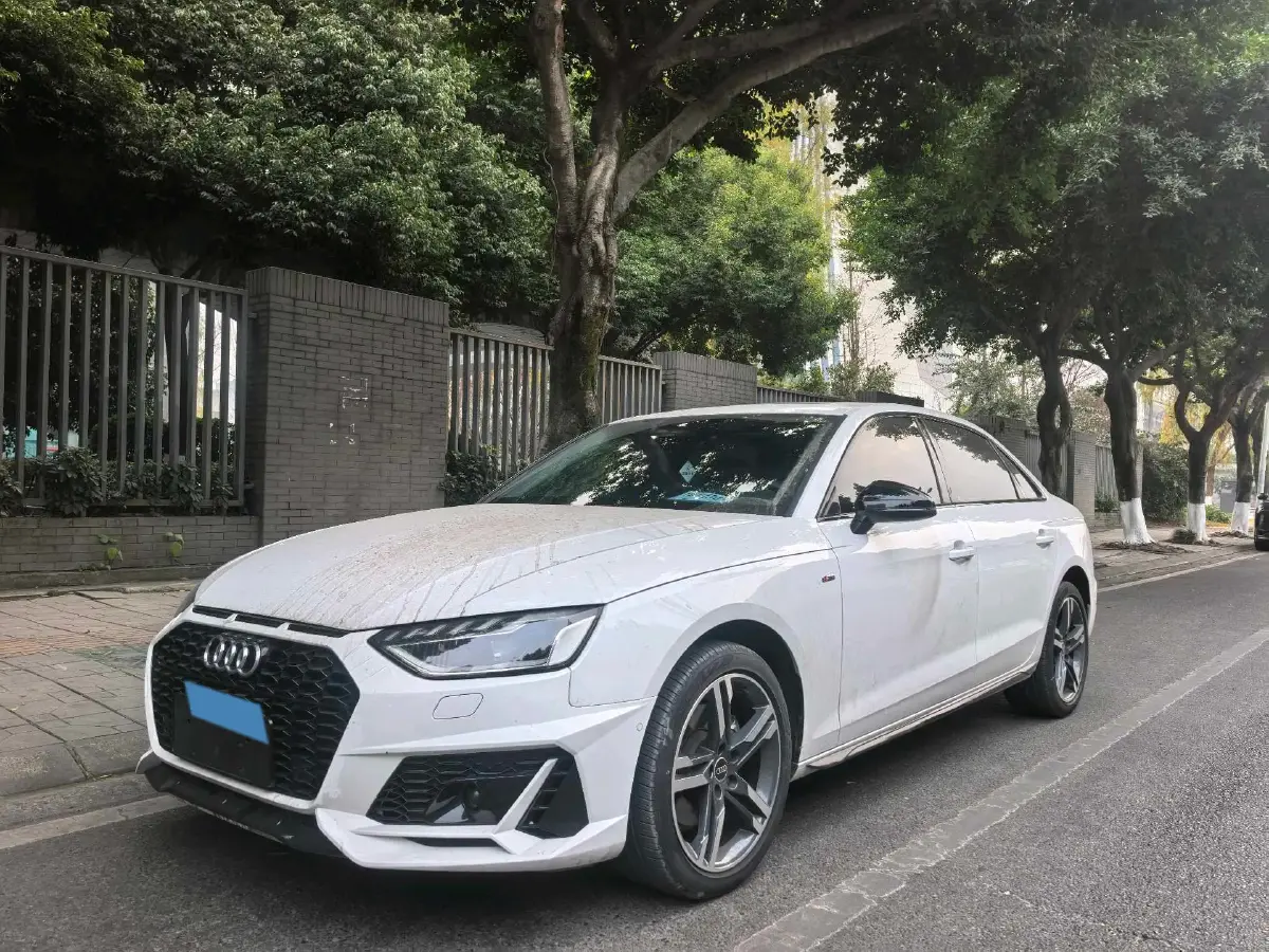 2023 Audi A4L 2.0T 190HP L4 7DCT