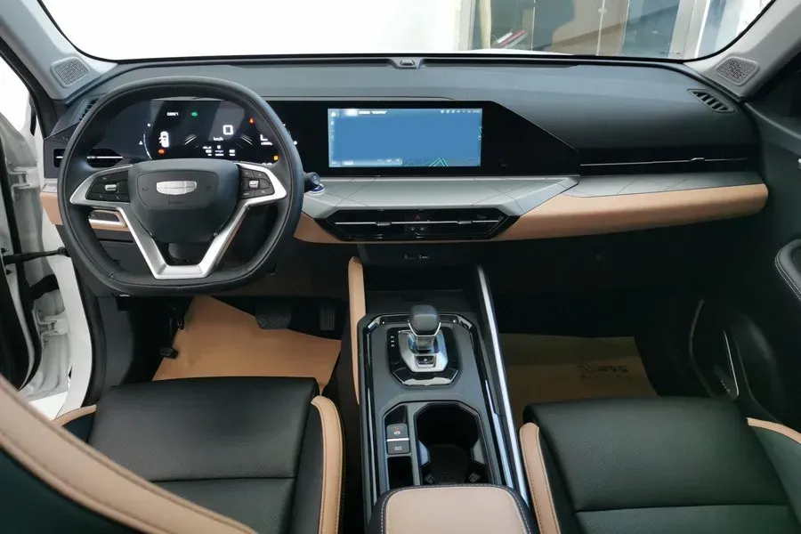 2024 Geely OkavangoPRO 1.5T 181HP L4 7DCT,autocango,china used car exporter,china ev exporter,chinese used car exporter,chinese used ev exporter