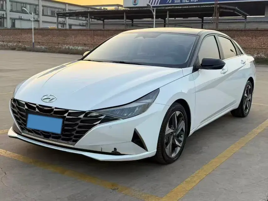 2022 Hyundai Elantra 1.5L 115HP L4 CVT