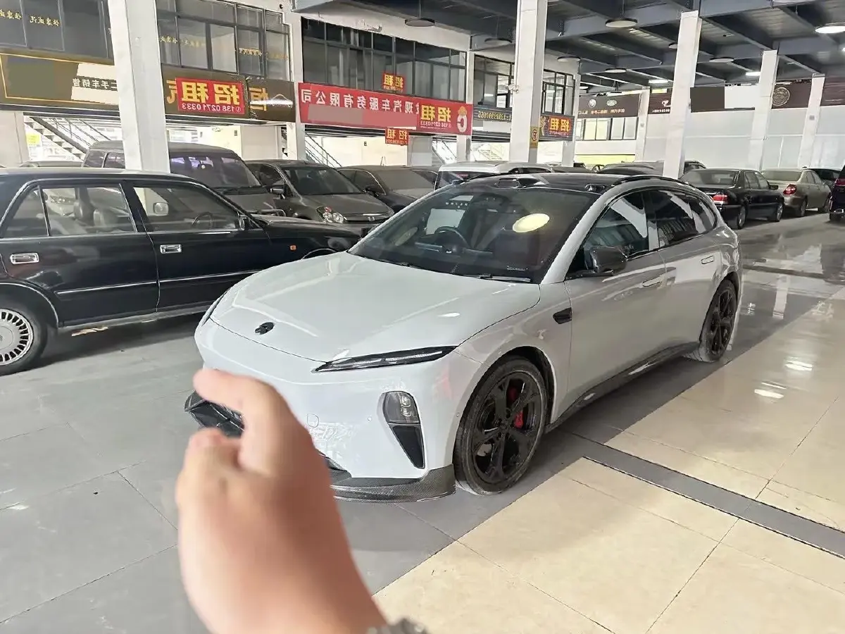 2023 NIO ET5T BEV 75KWH