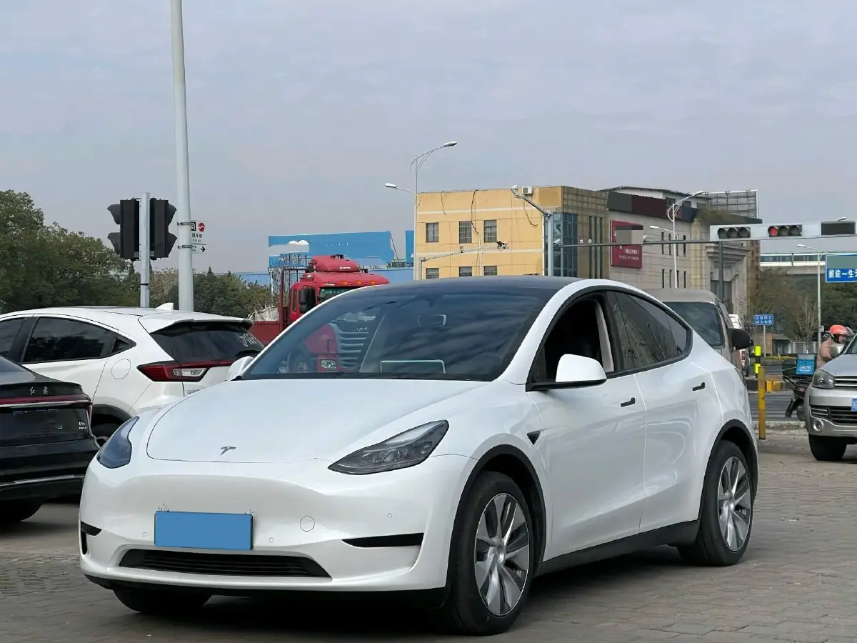 2022 Tesla Model Y BEV 60KWH