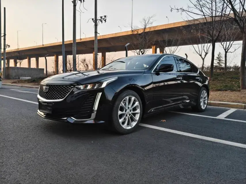 2023 Cadillac CT5 2.0T 237HP L4 10AT