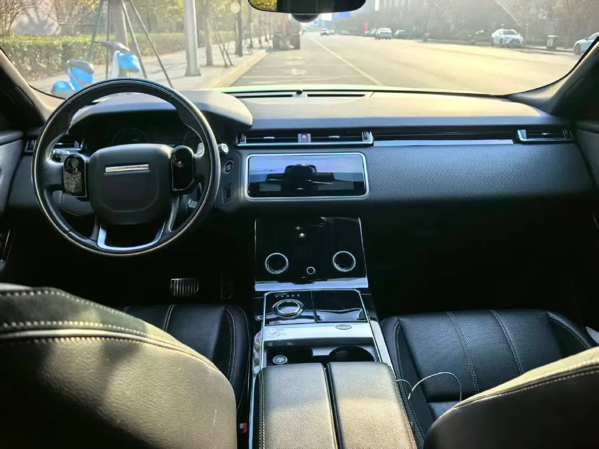 2020 Land Rover Range Rover Velar 2.0T 250HP L4 8AT,autocango,china used car exporter,china ev exporter,chinese used car exporter,chinese used ev exporter