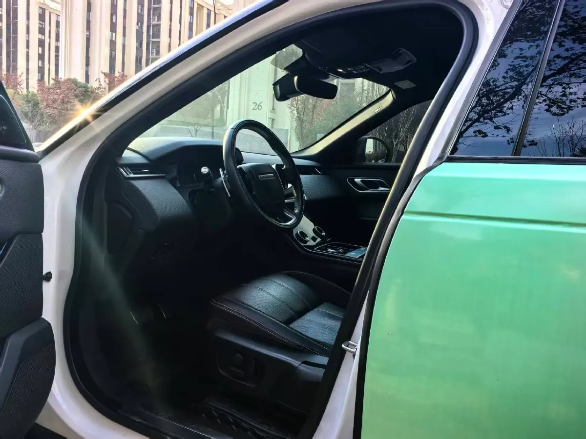 2020 Land Rover Range Rover Velar 2.0T 250HP L4 8AT,autocango,china used car exporter,china ev exporter,chinese used car exporter,chinese used ev exporter