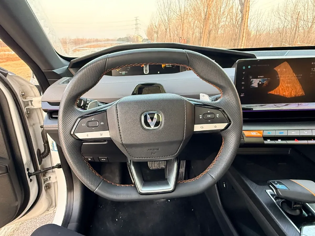 2022 ChangAn UNI-V 1.5T 188HP L4 7DCT,autocango,china used car exporter,china ev exporter,chinese used car exporter,chinese used ev exporter