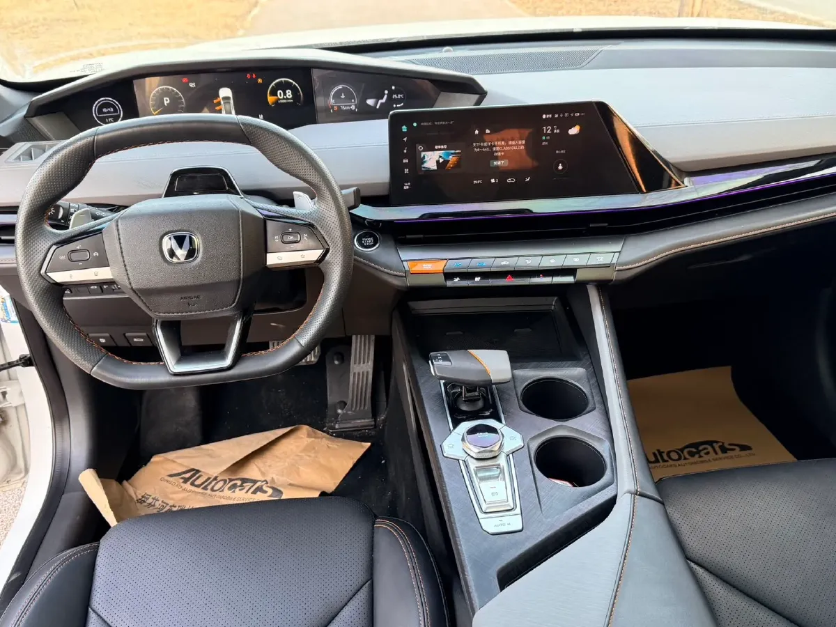 2022 ChangAn UNI-V 1.5T 188HP L4 7DCT,autocango,china used car exporter,china ev exporter,chinese used car exporter,chinese used ev exporter