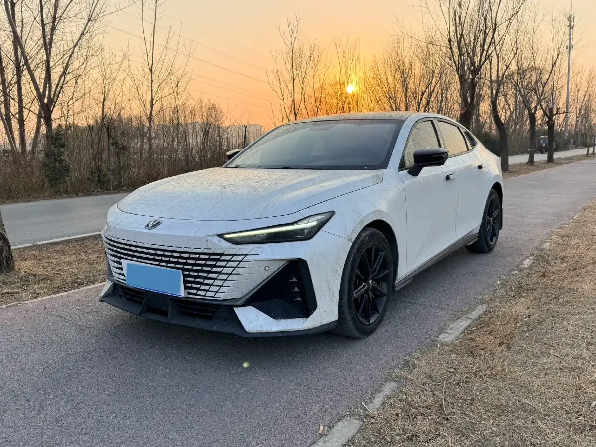 2022 ChangAn UNI-V 1.5T 188HP L4 7DCT