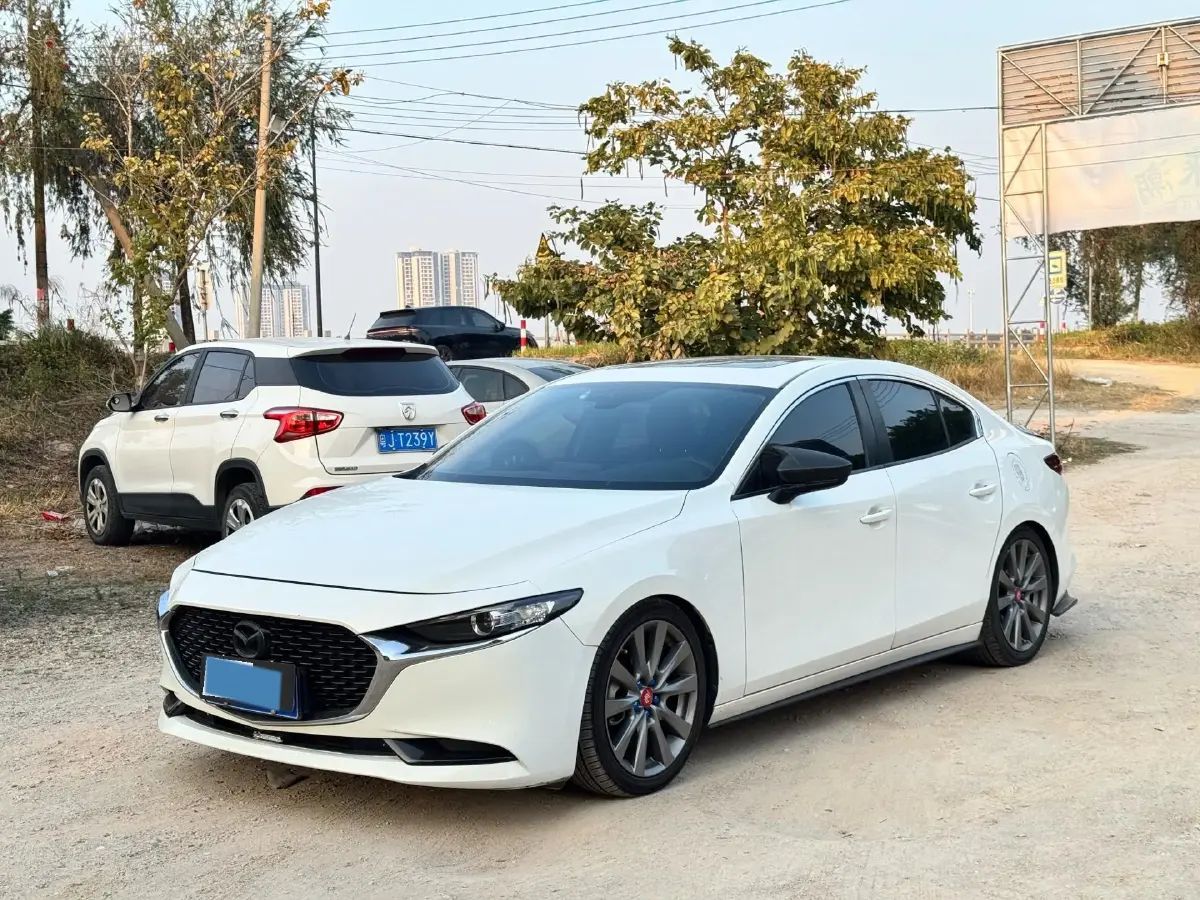 2021 Mazda 3 Axela 2.0L 158HP L4 6AT