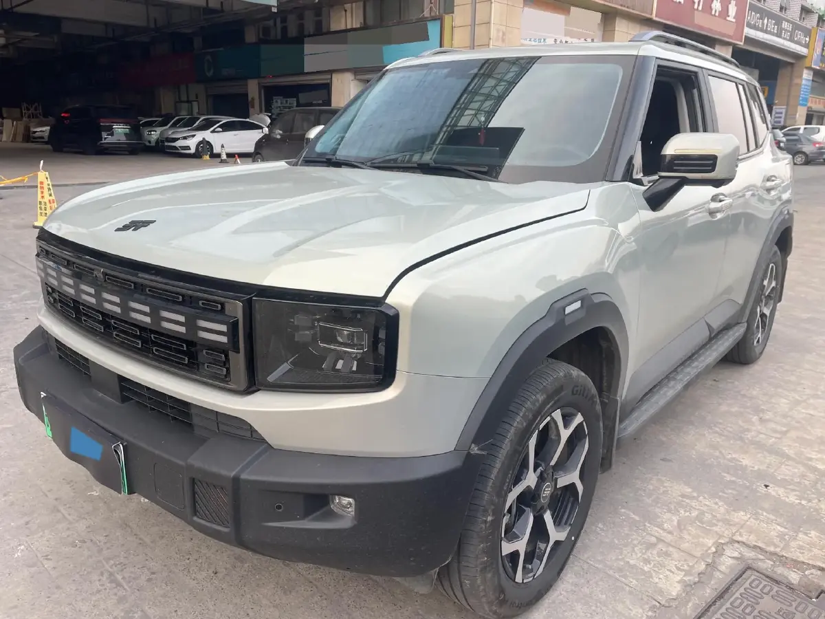 2025 MAXUS XinTu V70 2.0T 150HP L4 9AT