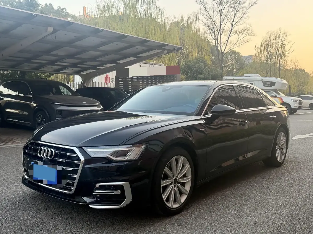 2024 Audi A6L 2.0T 245HP L4 7DCT
