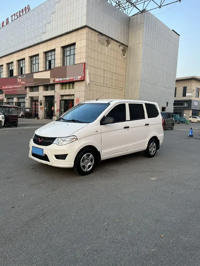 2021 WuLing HongGuang 1.5L 99HP L4 6MT