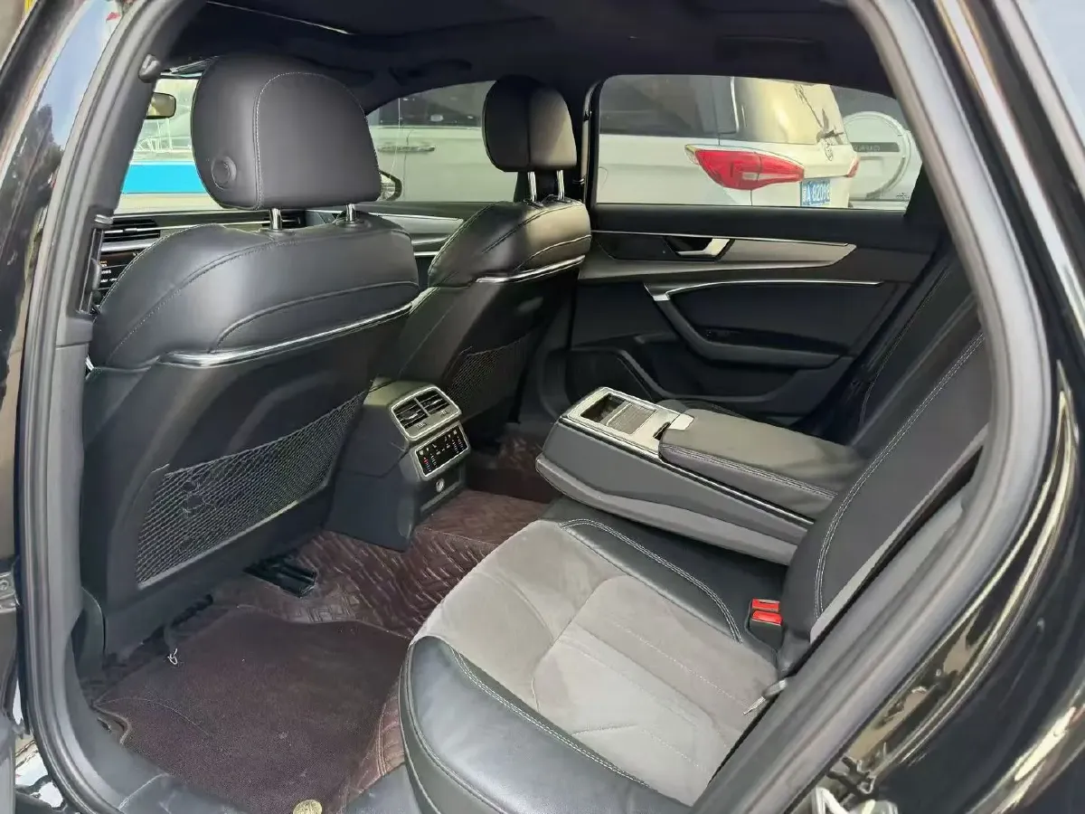 2021 Audi A6L 2.0T 224HP L4 7DCT,autocango,china used car exporter,china ev exporter,chinese used car exporter,chinese used ev exporter