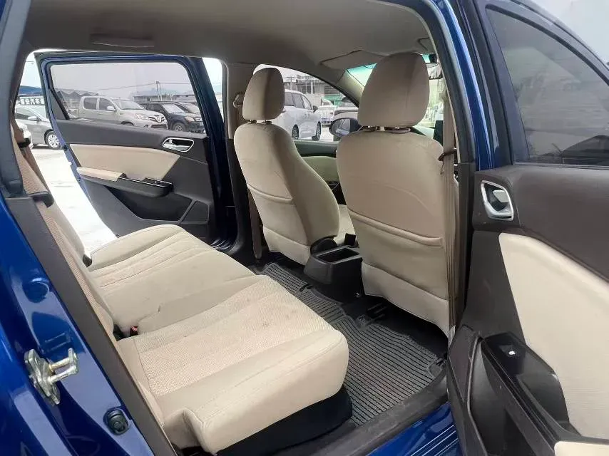 2017 BaoJun 310W 1.5L 112HP L4 6MT,autocango,china used car exporter,china ev exporter,chinese used car exporter,chinese used ev exporter