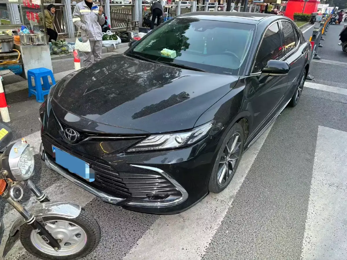 2021 Toyota Camry 2.5L 209HP L4 8AT
