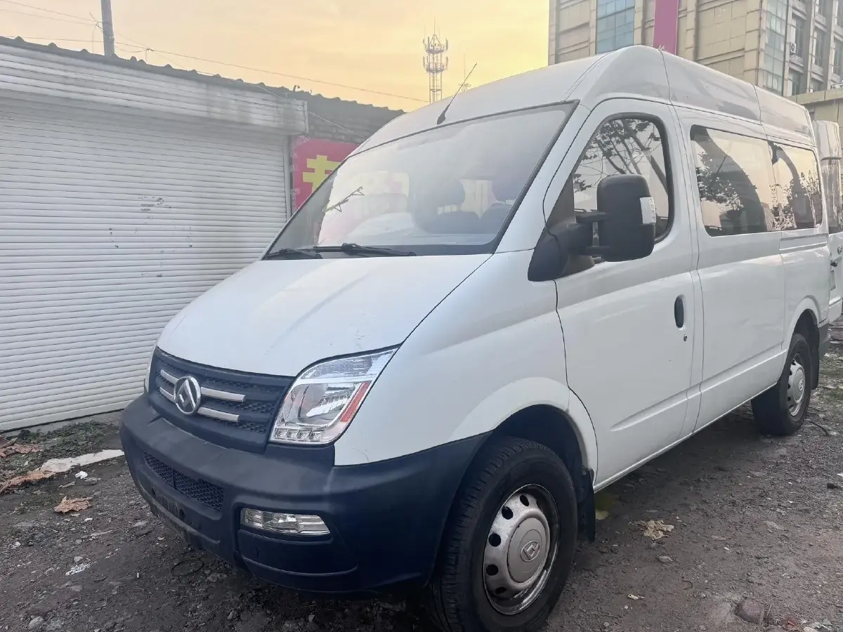 2018 MAXUS XinTu V80 2.5T 136HP L4 6MT
