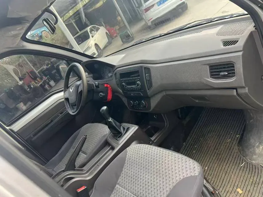 2023 WuLing RongGuang New Truck 2.0L 136HP L4 5MT,autocango,china used car exporter,china ev exporter,chinese used car exporter,chinese used ev exporter