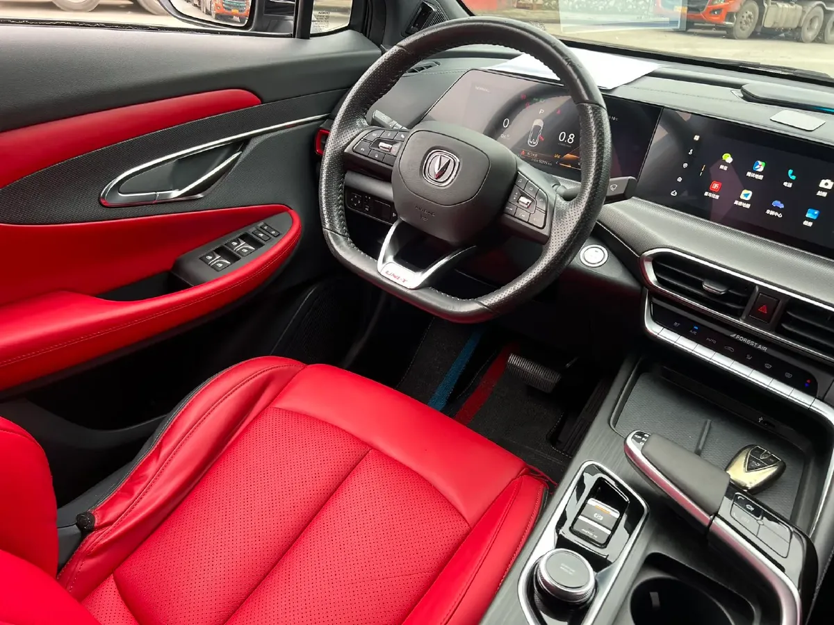 2020 ChangAn UNI-T 1.5T 180HP L4 7DCT,autocango,china used car exporter,china ev exporter,chinese used car exporter,chinese used ev exporter