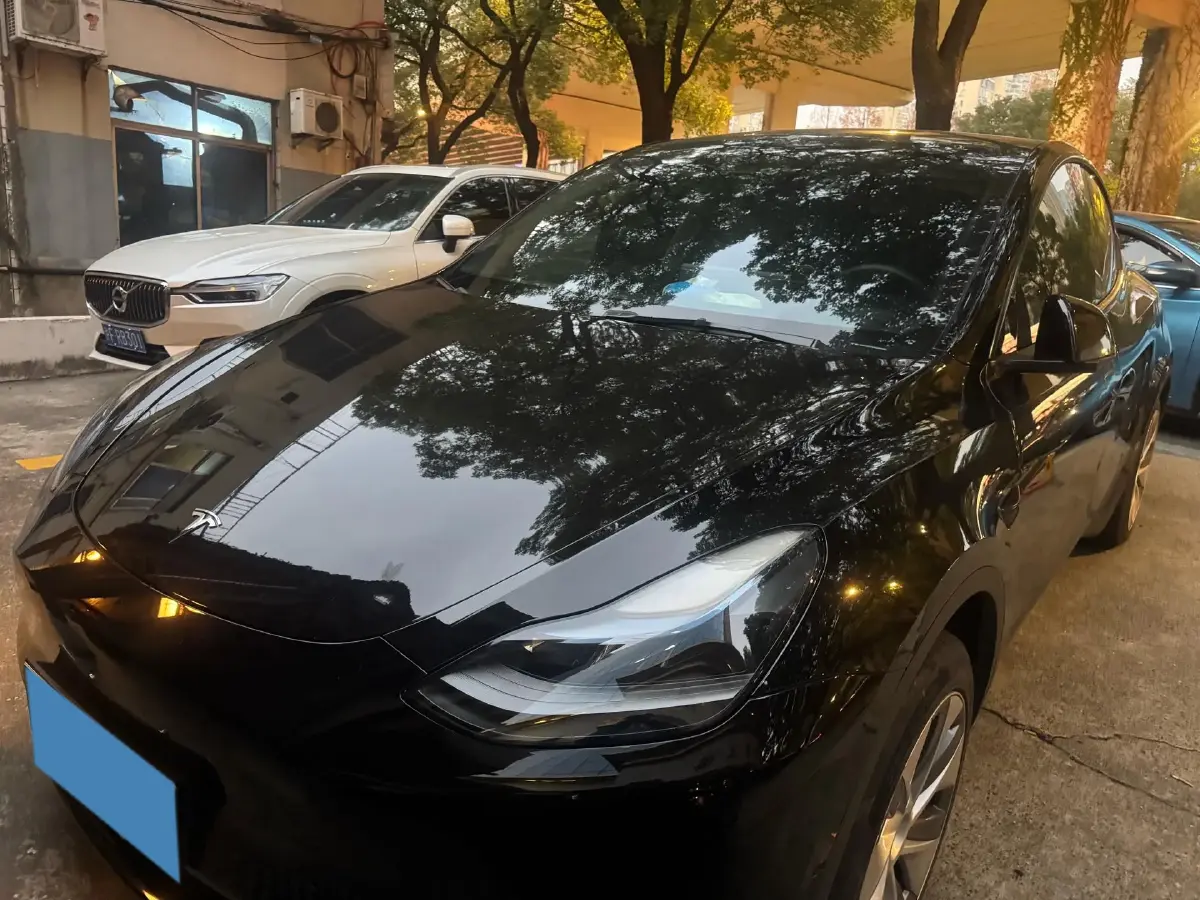 2022 Tesla Model Y BEV 60KWH