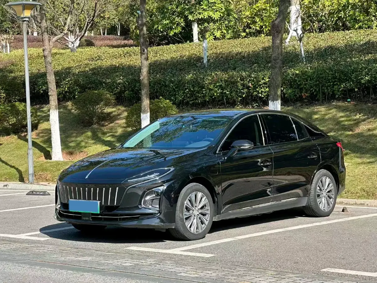 2024 HongQi E-QM5 BEV 72KWH