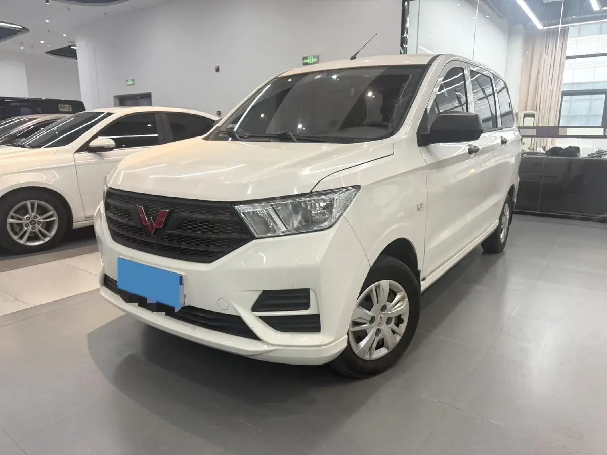 2021 WuLing HongGuang 1.5L 99HP L4 6MT