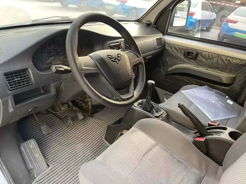 2016 WuLing ZhiGuang Mini Truck 1.2L 82HP L4 5MT,autocango,china used car exporter,china ev exporter,chinese used car exporter,chinese used ev exporter