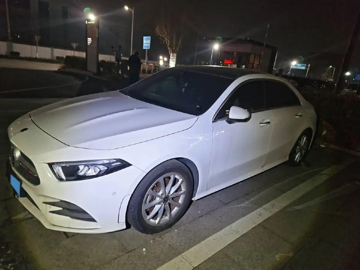2019 Mercedes-Benz A Class 1.3T 163HP L4 7DCT